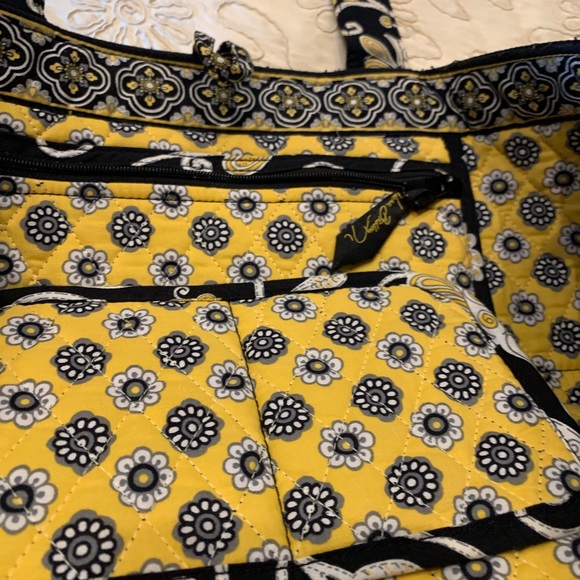 Vera Bradley Tote - Picture 3 of 6